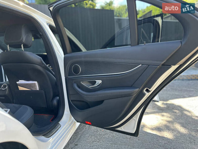 Белый Мерседес Е-Класс, объемом двигателя 1.95 л и пробегом 121 тыс. км за 43500 $, фото 49 на Automoto.ua