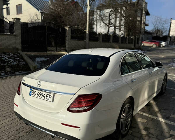 Белый Мерседес Е-Класс, объемом двигателя 1.99 л и пробегом 76 тыс. км за 31500 $, фото 3 на Automoto.ua