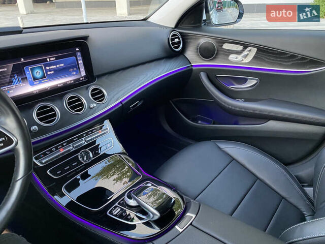 Белый Мерседес Е-Класс, объемом двигателя 2 л и пробегом 109 тыс. км за 33000 $, фото 80 на Automoto.ua