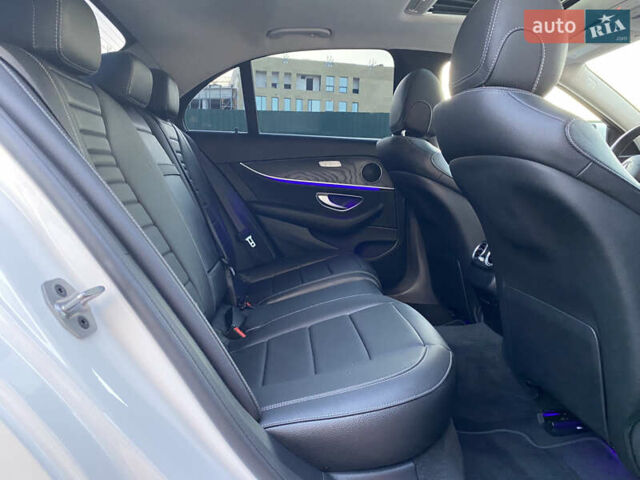 Белый Мерседес Е-Класс, объемом двигателя 2 л и пробегом 109 тыс. км за 33200 $, фото 52 на Automoto.ua