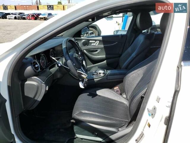 Мерседес Е-Класс 2019 в Львове на Automoto.ua Белый Мерседес Е-Класс, объемом двигателя 1.99 л и пробегом 85 тыс. км за 11000 $, фото 6 на Automoto.ua