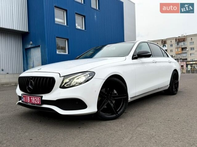 Білий Мерседес Е-Клас, об'ємом двигуна 2 л та пробігом 160 тис. км за 28500 $, фото 1 на Automoto.ua