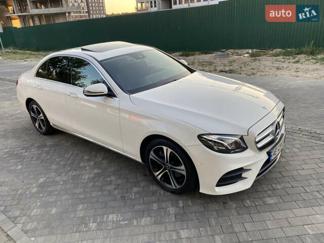 Белый Мерседес Е-Класс, объемом двигателя 2 л и пробегом 109 тыс. км за 33200 $, фото 17 на Automoto.ua