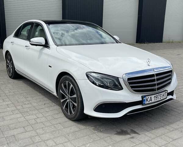 Белый Мерседес Е-Класс, объемом двигателя 1.99 л и пробегом 74 тыс. км за 39900 $, фото 10 на Automoto.ua