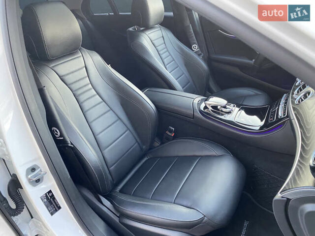 Белый Мерседес Е-Класс, объемом двигателя 2 л и пробегом 109 тыс. км за 33200 $, фото 55 на Automoto.ua