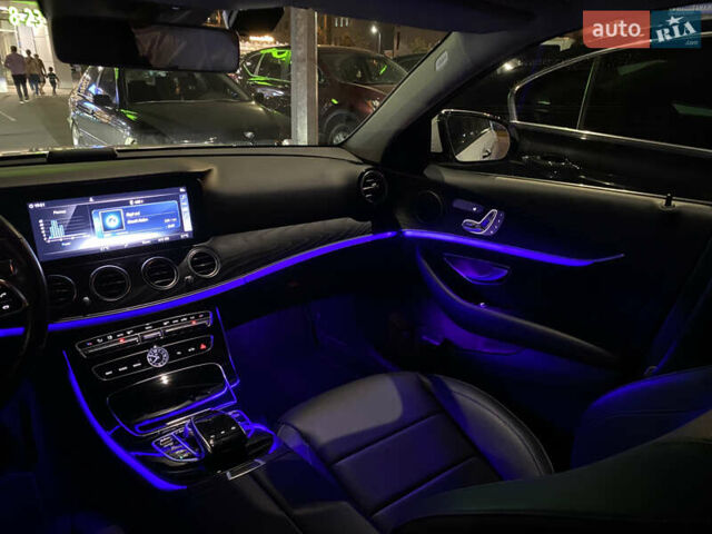 Белый Мерседес Е-Класс, объемом двигателя 2 л и пробегом 109 тыс. км за 33000 $, фото 92 на Automoto.ua