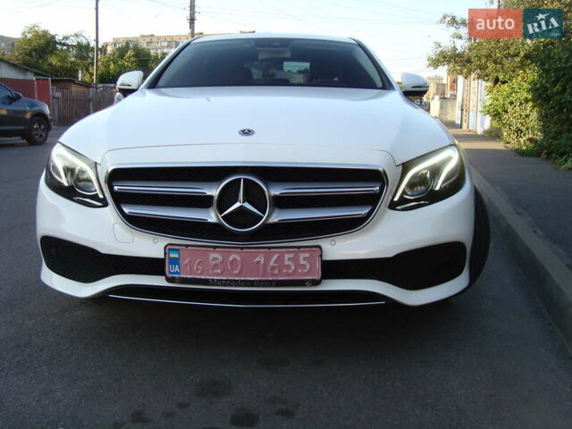 Белый Мерседес Е-Класс, объемом двигателя 2 л и пробегом 120 тыс. км за 33400 $, фото 39 на Automoto.ua