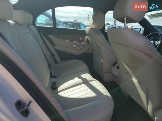 Белый Мерседес Е-Класс, объемом двигателя 1.99 л и пробегом 85 тыс. км за 24500 $, фото 10 на Automoto.ua