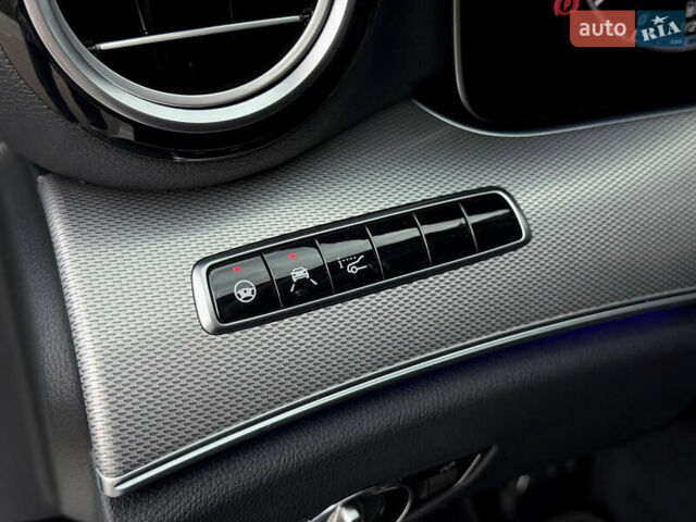 Белый Мерседес Е-Класс, объемом двигателя 1.99 л и пробегом 64 тыс. км за 45500 $, фото 89 на Automoto.ua