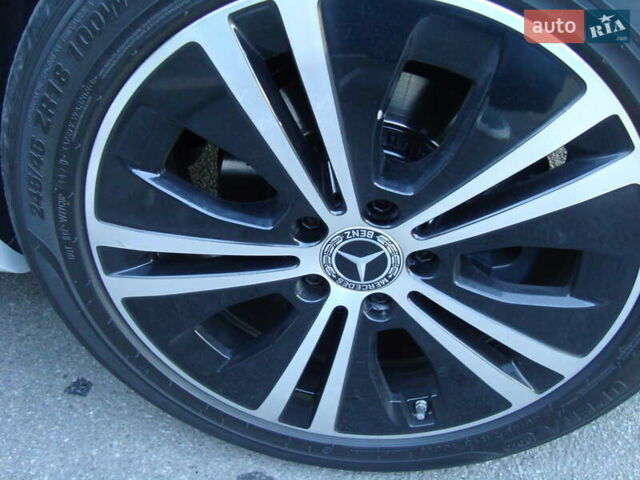 Белый Мерседес Е-Класс, объемом двигателя 2 л и пробегом 120 тыс. км за 33400 $, фото 31 на Automoto.ua