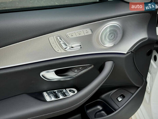 Белый Мерседес Е-Класс, объемом двигателя 1.99 л и пробегом 64 тыс. км за 45500 $, фото 61 на Automoto.ua