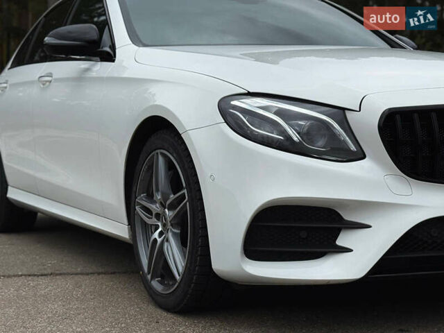 Белый Мерседес Е-Класс, объемом двигателя 1.99 л и пробегом 64 тыс. км за 45500 $, фото 27 на Automoto.ua