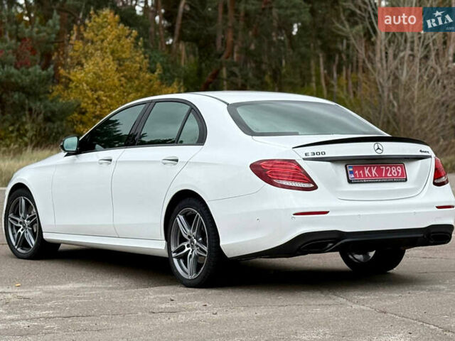 Белый Мерседес Е-Класс, объемом двигателя 1.99 л и пробегом 64 тыс. км за 45500 $, фото 51 на Automoto.ua