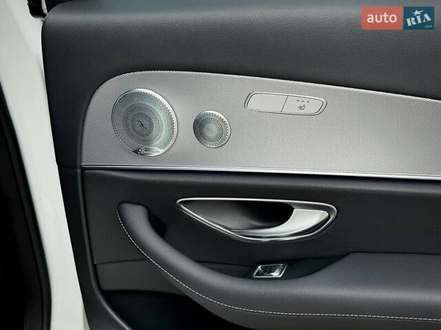 Белый Мерседес Е-Класс, объемом двигателя 1.99 л и пробегом 64 тыс. км за 45500 $, фото 65 на Automoto.ua