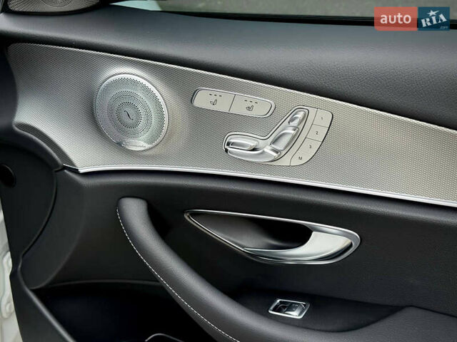 Белый Мерседес Е-Класс, объемом двигателя 1.99 л и пробегом 64 тыс. км за 45500 $, фото 67 на Automoto.ua