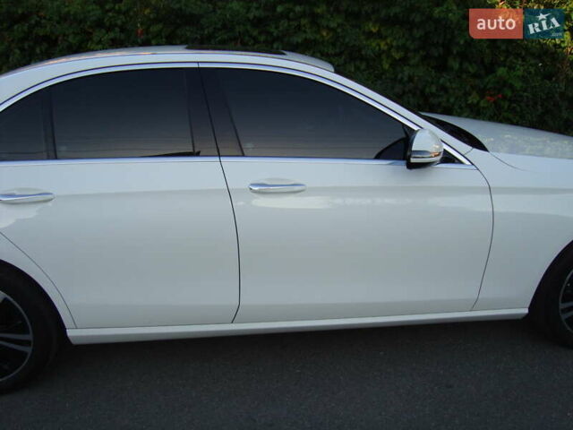 Белый Мерседес Е-Класс, объемом двигателя 2 л и пробегом 120 тыс. км за 33400 $, фото 7 на Automoto.ua