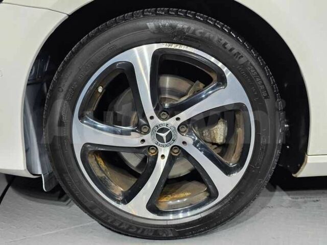 Белый Мерседес Е-Класс, объемом двигателя 0 л и пробегом 62 тыс. км за 20514 $, фото 4 на Automoto.ua