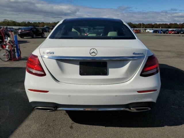 Белый Мерседес Е-Класс, объемом двигателя 2 л и пробегом 53 тыс. км за 9400 $, фото 5 на Automoto.ua