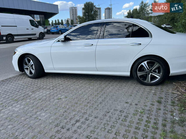 Белый Мерседес Е-Класс, объемом двигателя 2 л и пробегом 55 тыс. км за 42999 $, фото 4 на Automoto.ua