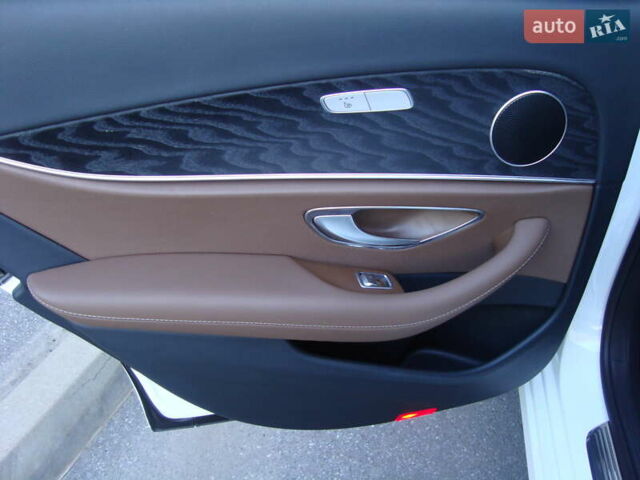 Белый Мерседес Е-Класс, объемом двигателя 2 л и пробегом 120 тыс. км за 33400 $, фото 11 на Automoto.ua