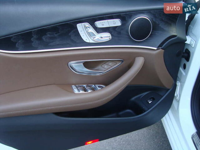 Белый Мерседес Е-Класс, объемом двигателя 2 л и пробегом 120 тыс. км за 33400 $, фото 8 на Automoto.ua