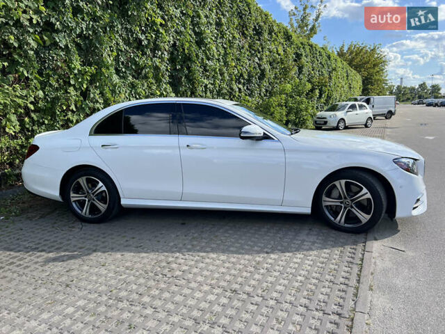 Белый Мерседес Е-Класс, объемом двигателя 2 л и пробегом 55 тыс. км за 42999 $, фото 1 на Automoto.ua