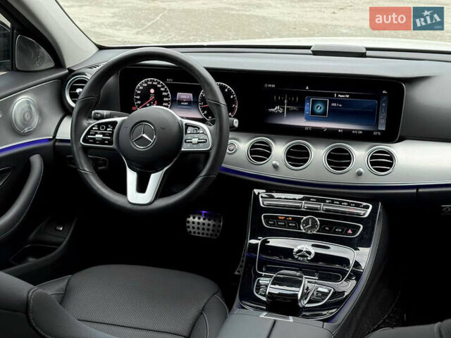 Белый Мерседес Е-Класс, объемом двигателя 1.99 л и пробегом 64 тыс. км за 45500 $, фото 83 на Automoto.ua