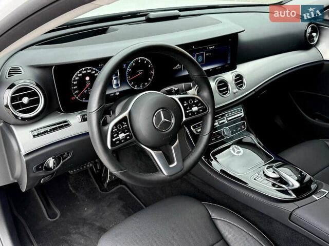 Белый Мерседес Е-Класс, объемом двигателя 1.99 л и пробегом 64 тыс. км за 44999 $, фото 79 на Automoto.ua