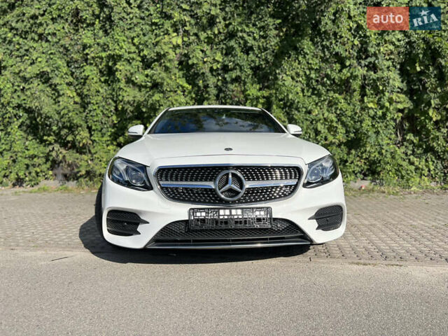 Белый Мерседес Е-Класс, объемом двигателя 2 л и пробегом 55 тыс. км за 42999 $, фото 3 на Automoto.ua