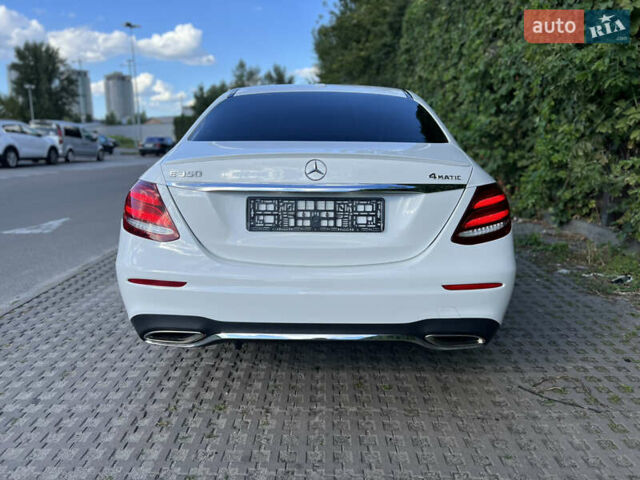 Белый Мерседес Е-Класс, объемом двигателя 2 л и пробегом 55 тыс. км за 42999 $, фото 22 на Automoto.ua