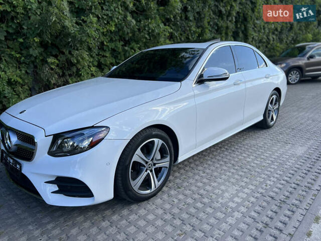 Белый Мерседес Е-Класс, объемом двигателя 2 л и пробегом 55 тыс. км за 42999 $, фото 20 на Automoto.ua