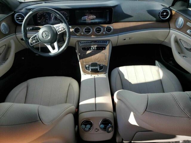 Белый Мерседес Е-Класс, объемом двигателя 2 л и пробегом 53 тыс. км за 9400 $, фото 7 на Automoto.ua