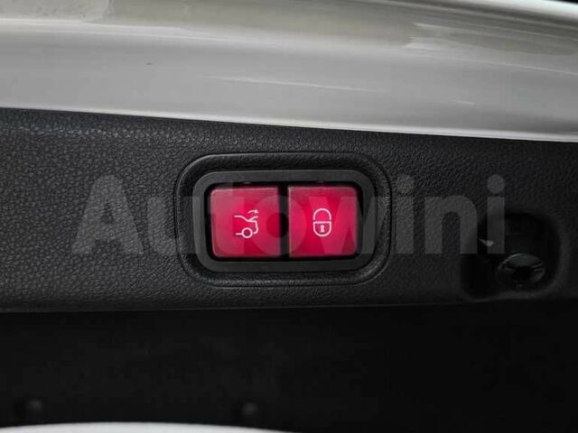 Белый Мерседес Е-Класс, объемом двигателя 0 л и пробегом 62 тыс. км за 20514 $, фото 2 на Automoto.ua