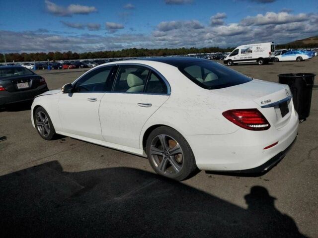 Белый Мерседес Е-Класс, объемом двигателя 2 л и пробегом 53 тыс. км за 9400 $, фото 1 на Automoto.ua