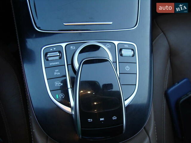 Белый Мерседес Е-Класс, объемом двигателя 2 л и пробегом 120 тыс. км за 33400 $, фото 30 на Automoto.ua