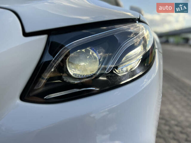 Белый Мерседес Е-Класс, объемом двигателя 2 л и пробегом 55 тыс. км за 42999 $, фото 15 на Automoto.ua