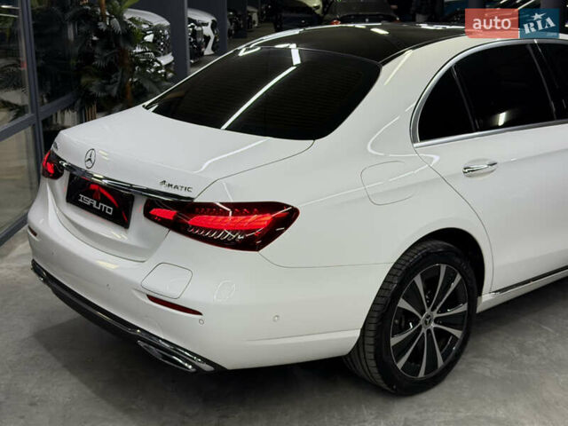 Белый Мерседес Е-Класс, объемом двигателя 1.99 л и пробегом 23 тыс. км за 55000 $, фото 15 на Automoto.ua