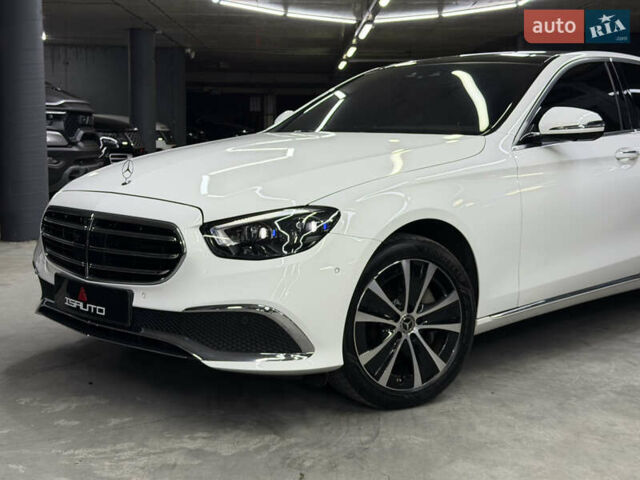 Белый Мерседес Е-Класс, объемом двигателя 1.99 л и пробегом 23 тыс. км за 55000 $, фото 8 на Automoto.ua
