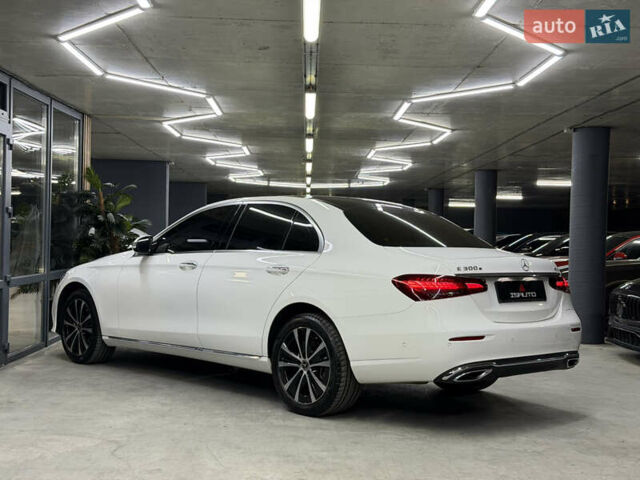 Белый Мерседес Е-Класс, объемом двигателя 1.99 л и пробегом 23 тыс. км за 55000 $, фото 10 на Automoto.ua