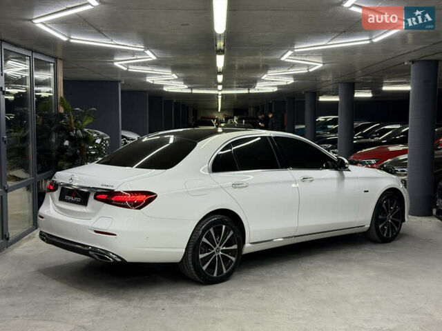 Белый Мерседес Е-Класс, объемом двигателя 1.99 л и пробегом 23 тыс. км за 55000 $, фото 13 на Automoto.ua