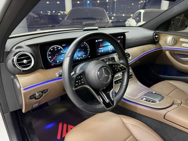 Белый Мерседес Е-Класс, объемом двигателя 2 л и пробегом 23 тыс. км за 55000 $, фото 16 на Automoto.ua