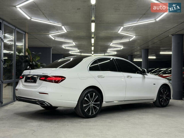 Белый Мерседес Е-Класс, объемом двигателя 1.99 л и пробегом 23 тыс. км за 55000 $, фото 14 на Automoto.ua