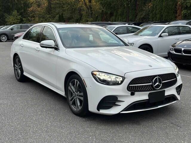 Білий Мерседес Е-Клас, об'ємом двигуна 2 л та пробігом 24 тис. км за 18100 $, фото 2 на Automoto.ua