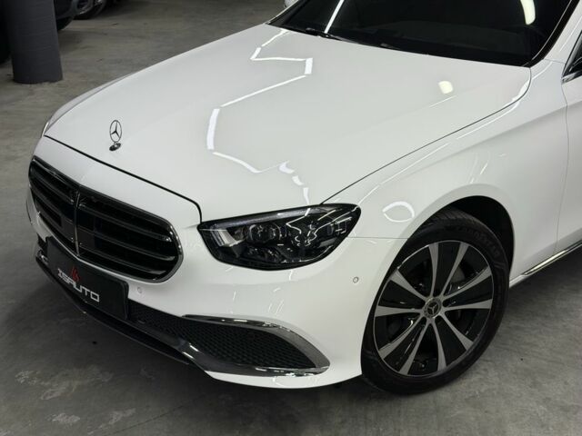 Белый Мерседес Е-Класс, объемом двигателя 2 л и пробегом 23 тыс. км за 55000 $, фото 5 на Automoto.ua