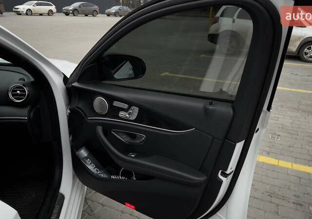 Белый Мерседес Е-Класс, объемом двигателя 1.99 л и пробегом 62 тыс. км за 48000 $, фото 14 на Automoto.ua