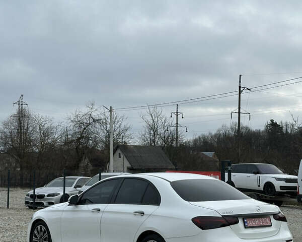 Белый Мерседес Е-Класс, объемом двигателя 1.99 л и пробегом 74 тыс. км за 40000 $, фото 2 на Automoto.ua