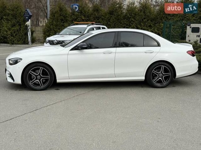 Білий Мерседес Е-Клас, об'ємом двигуна 1.95 л та пробігом 62 тис. км за 57999 $, фото 4 на Automoto.ua