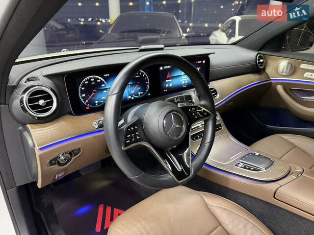 Белый Мерседес Е-Класс, объемом двигателя 1.99 л и пробегом 23 тыс. км за 55000 $, фото 19 на Automoto.ua