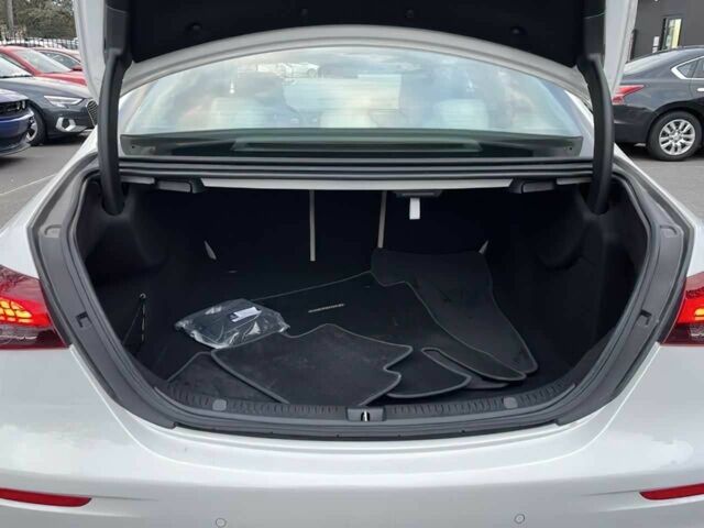 Білий Мерседес Е-Клас, об'ємом двигуна 2 л та пробігом 24 тис. км за 18100 $, фото 6 на Automoto.ua