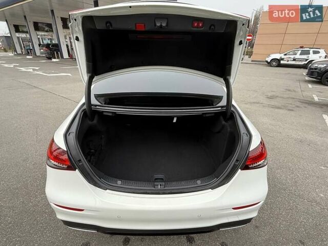 Білий Мерседес Е-Клас, об'ємом двигуна 1.95 л та пробігом 62 тис. км за 57999 $, фото 19 на Automoto.ua